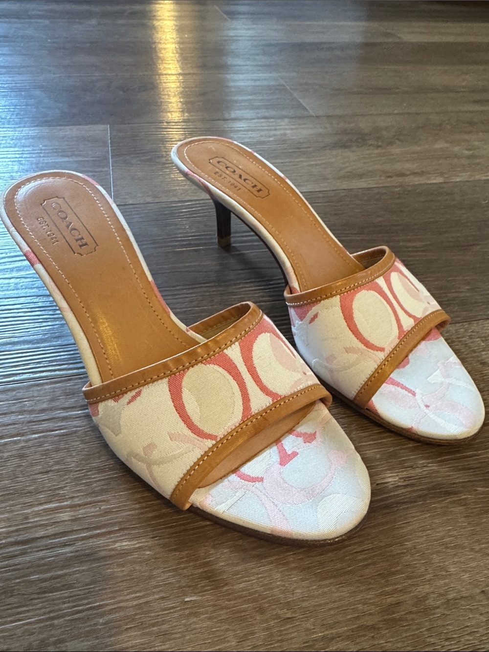 Coach y2k pink optic rare kitten heels size 8